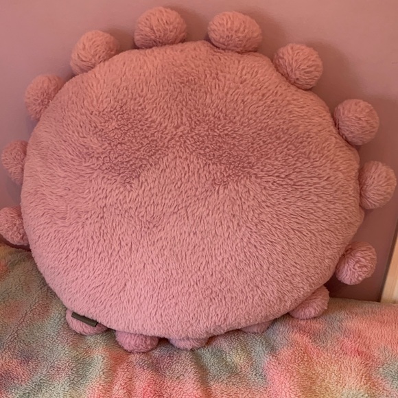 UGG Multicolor Tie-Dye Blanket and Pillow Set - Picture 11 of 12